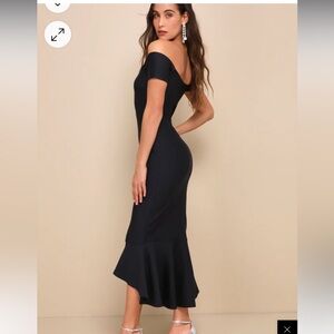 Lulu’s off-the-shoulder midi dress in Navy